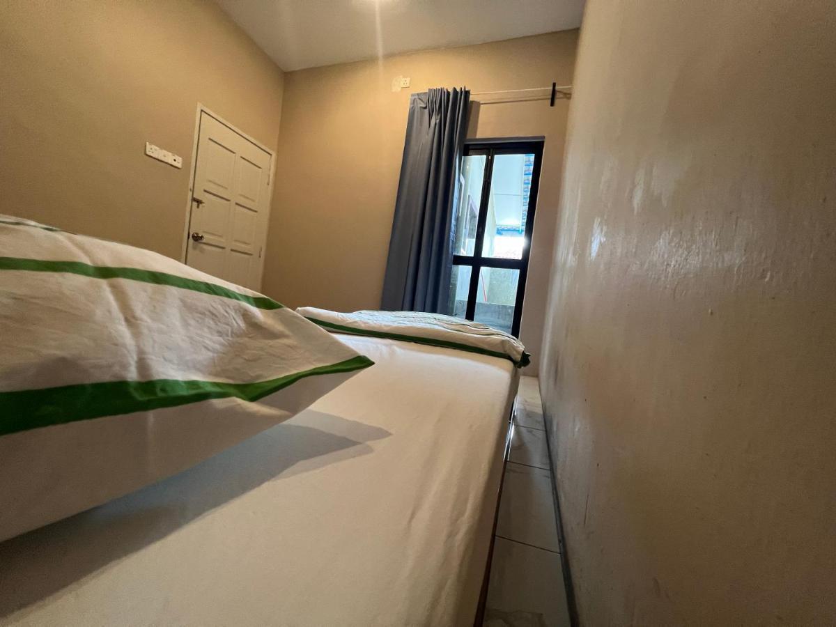 Theatbas Homestay 17 In Seri Iskandar Perak 3 Bedroom Bota ภายนอก รูปภาพ