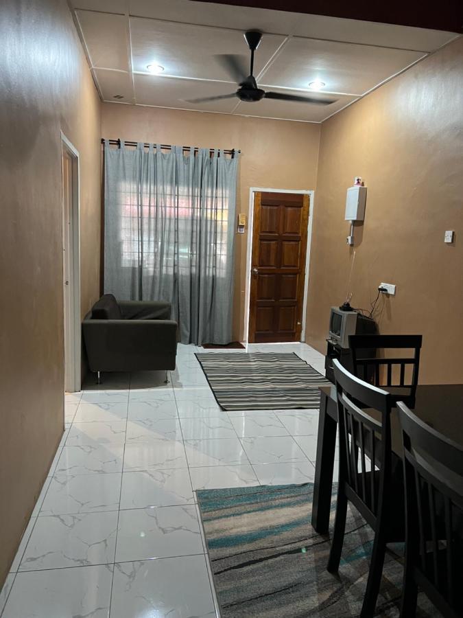 Theatbas Homestay 17 In Seri Iskandar Perak 3 Bedroom Bota ภายนอก รูปภาพ