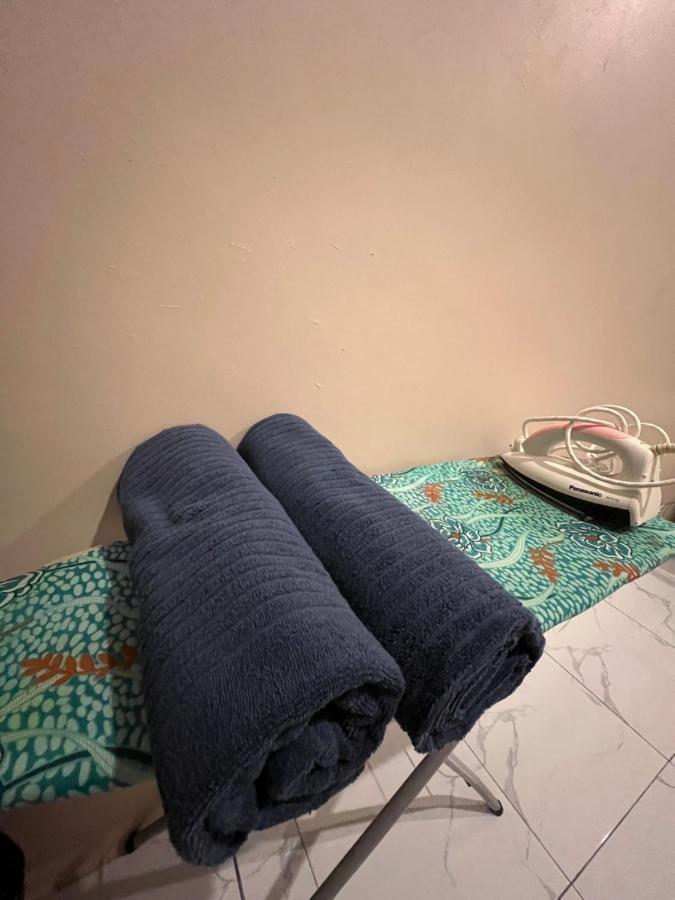 Theatbas Homestay 17 In Seri Iskandar Perak 3 Bedroom Bota ภายนอก รูปภาพ