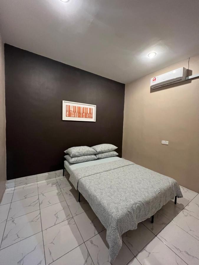 Theatbas Homestay 17 In Seri Iskandar Perak 3 Bedroom Bota ภายนอก รูปภาพ